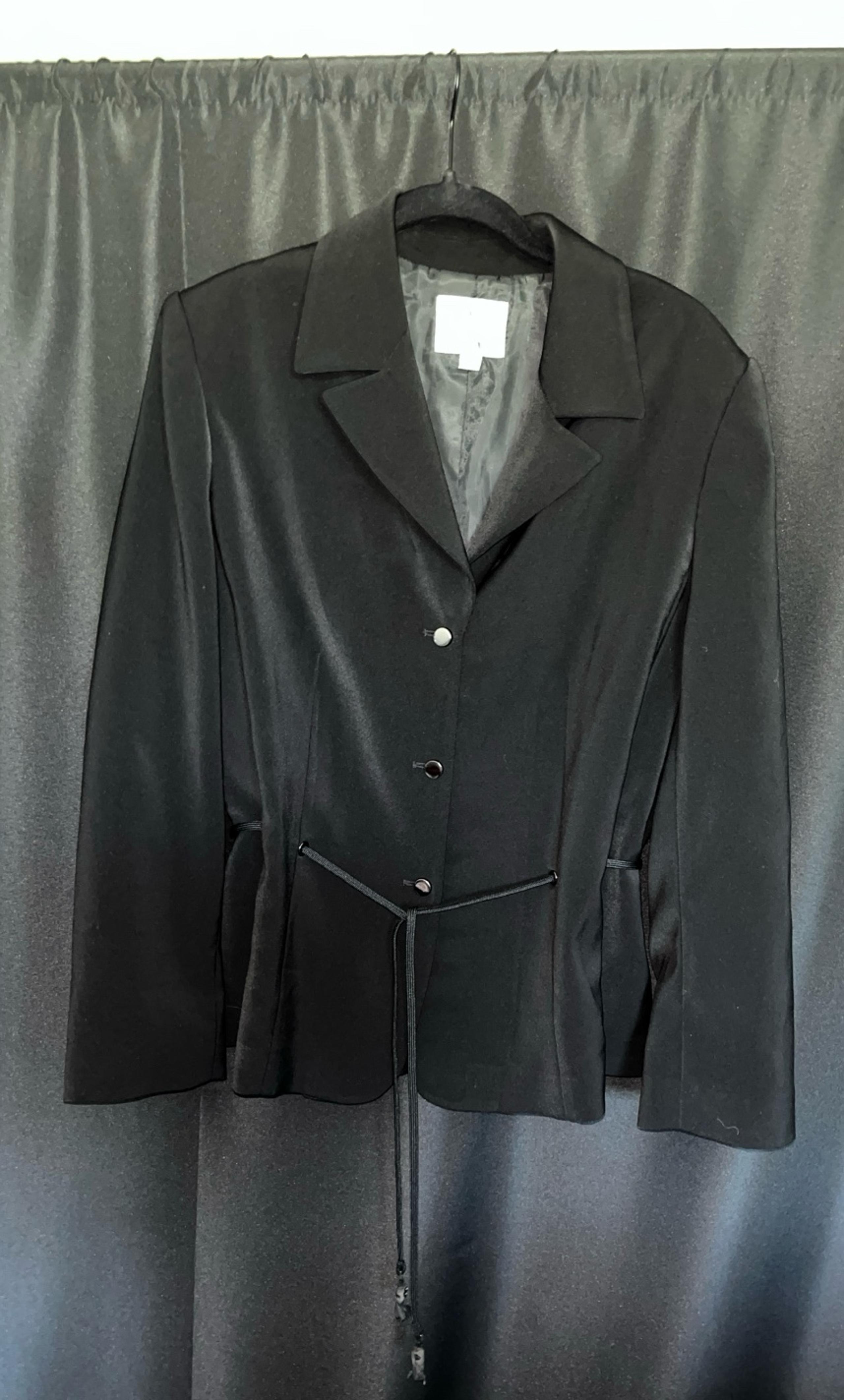 Women’s Blazer ships free In excellent condition