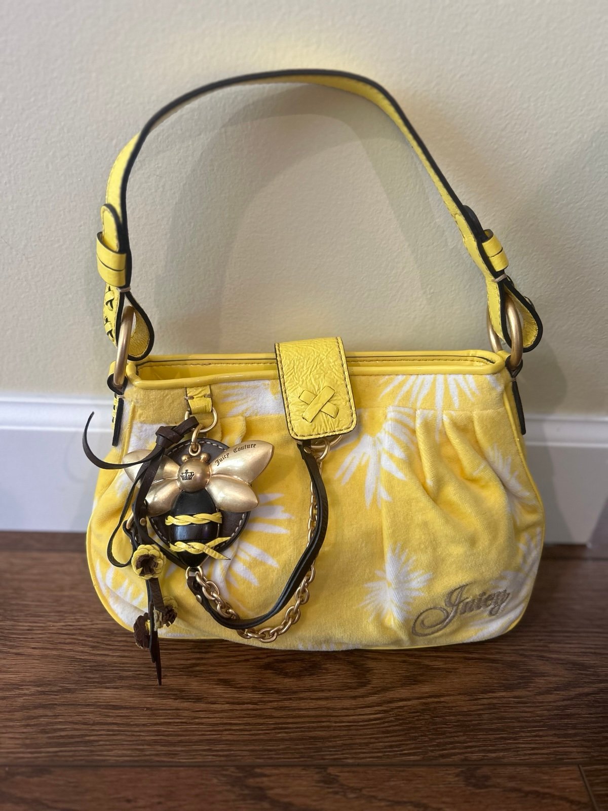 Y2K Juicy Couture bumblebee handbag