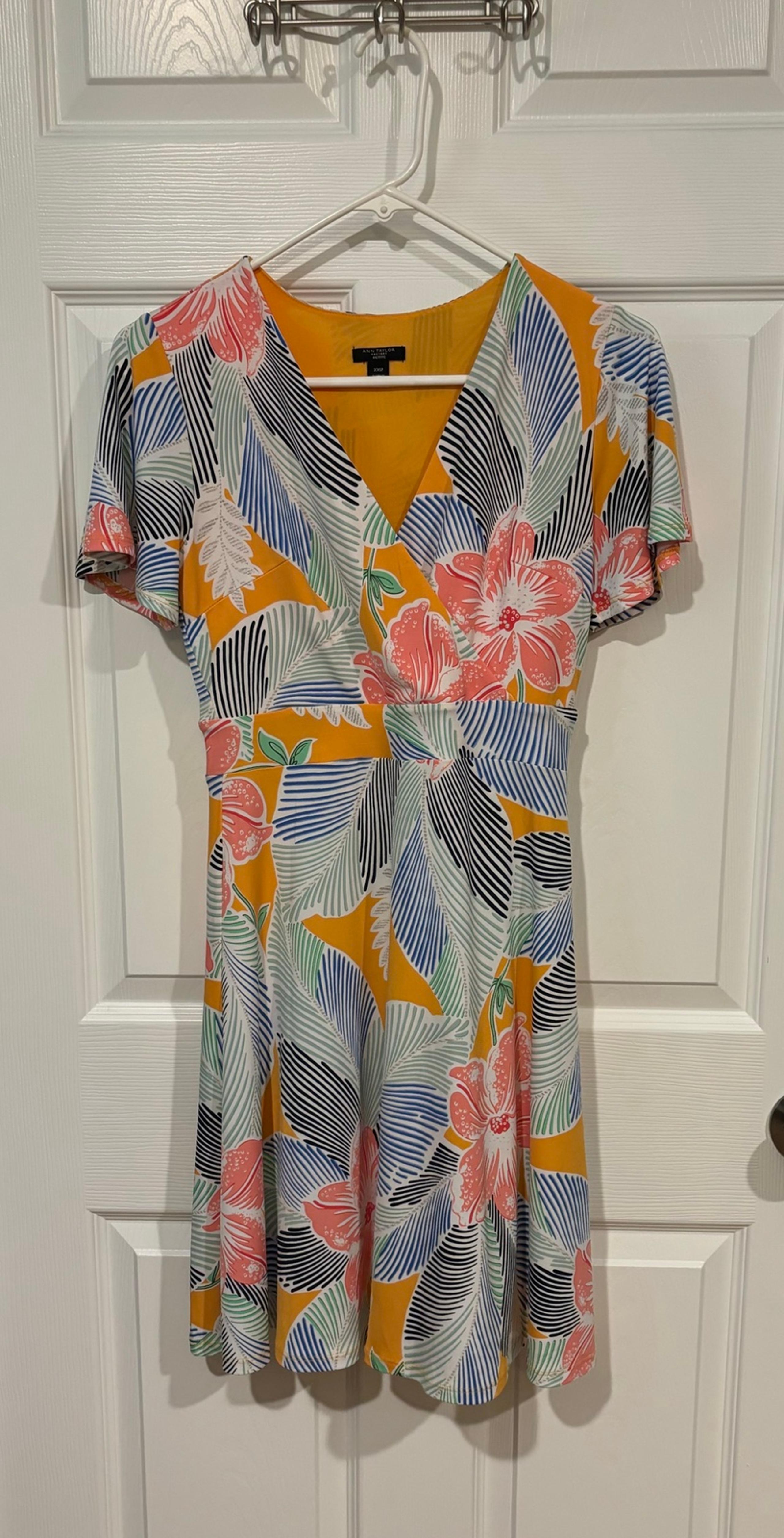 Ann Taylor Petite Tropical Dress