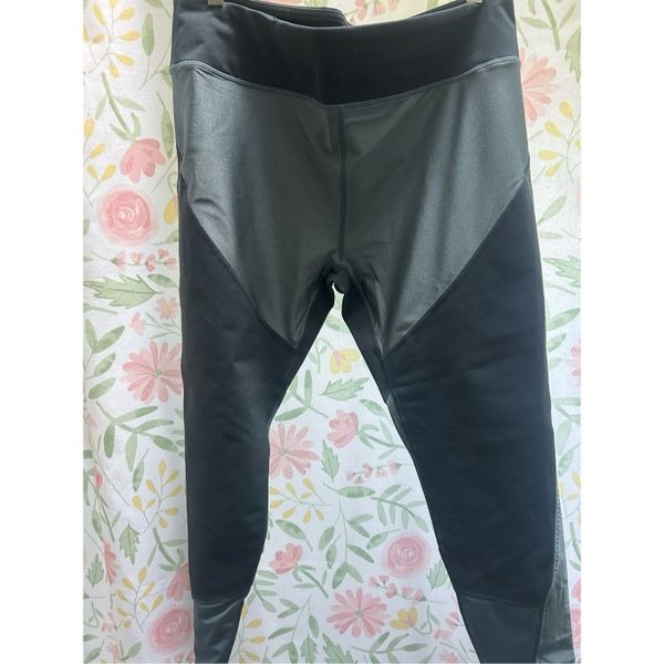 Fabletics Clarice Legging Evergreen Marsh Shimmer Colorblock