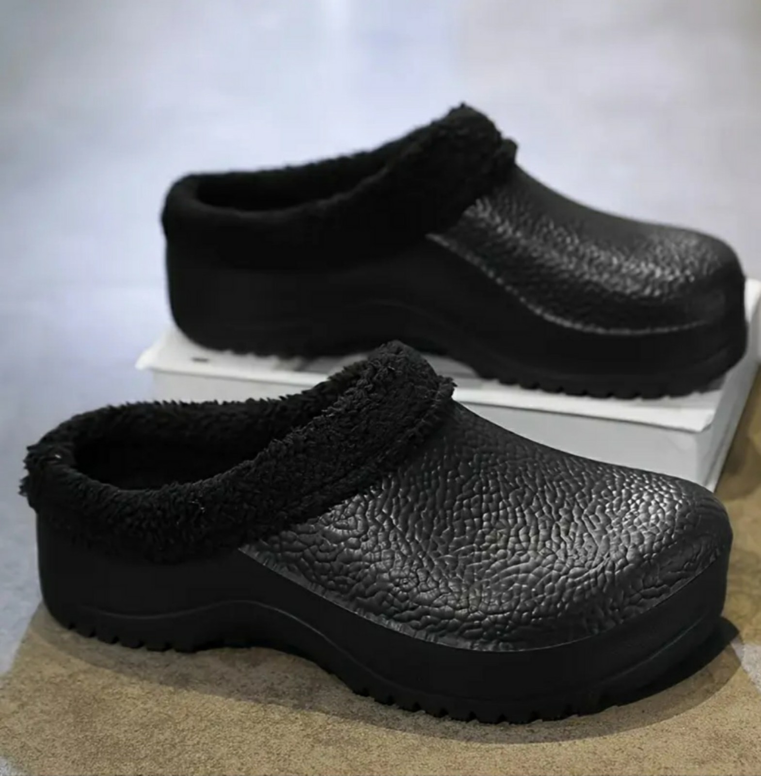 NEW UNISEX STYLISH BLACK PADDED SLIP-ON LOAFERS. WITH WATERPROOF MATERIAL (42)