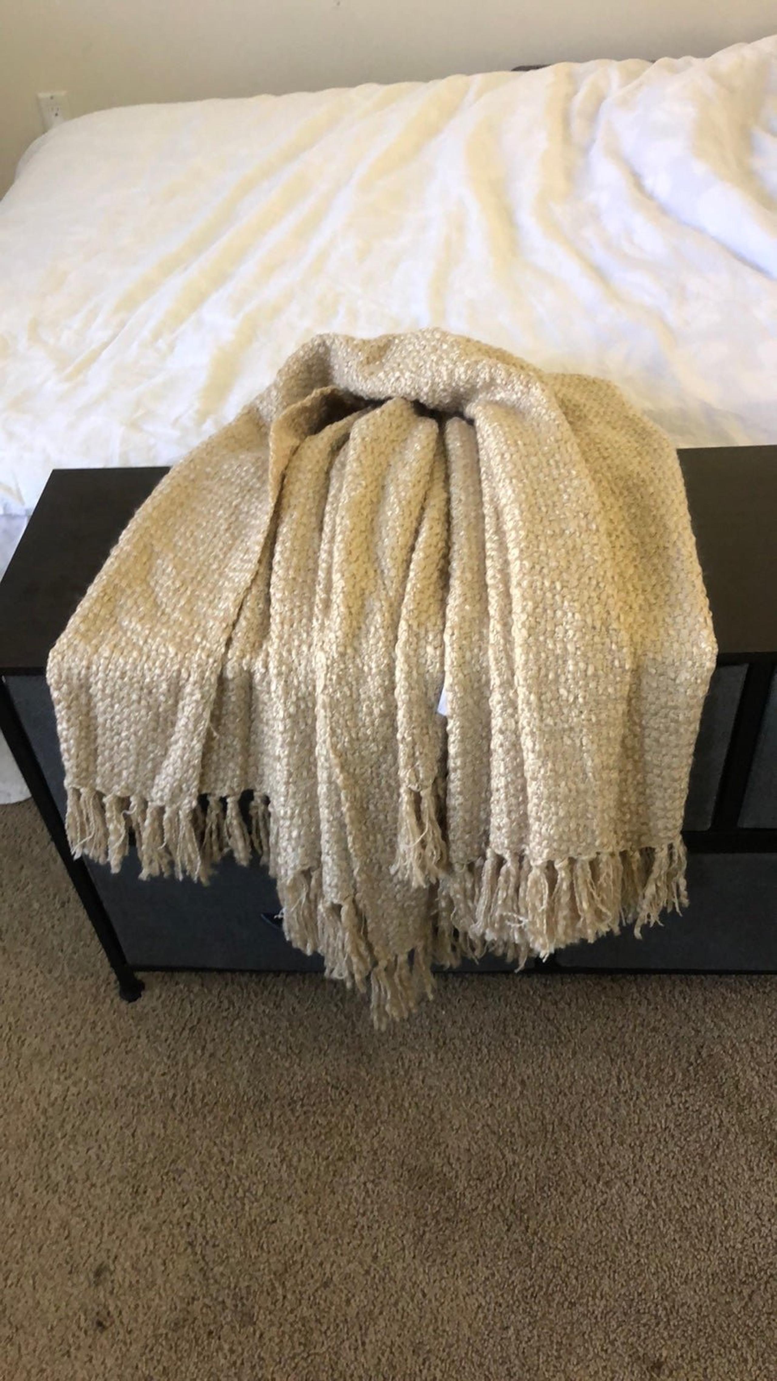 NWOT Martha Stewart throw Blanket