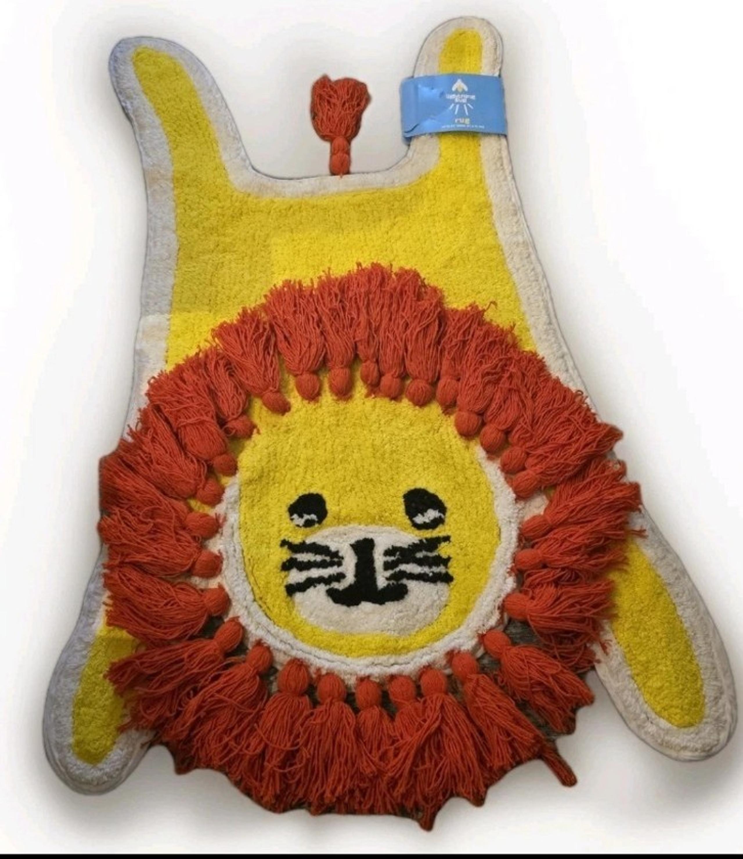 LION Skin Rug 24" X 36"  Yarn Bright Colors Kids Children's