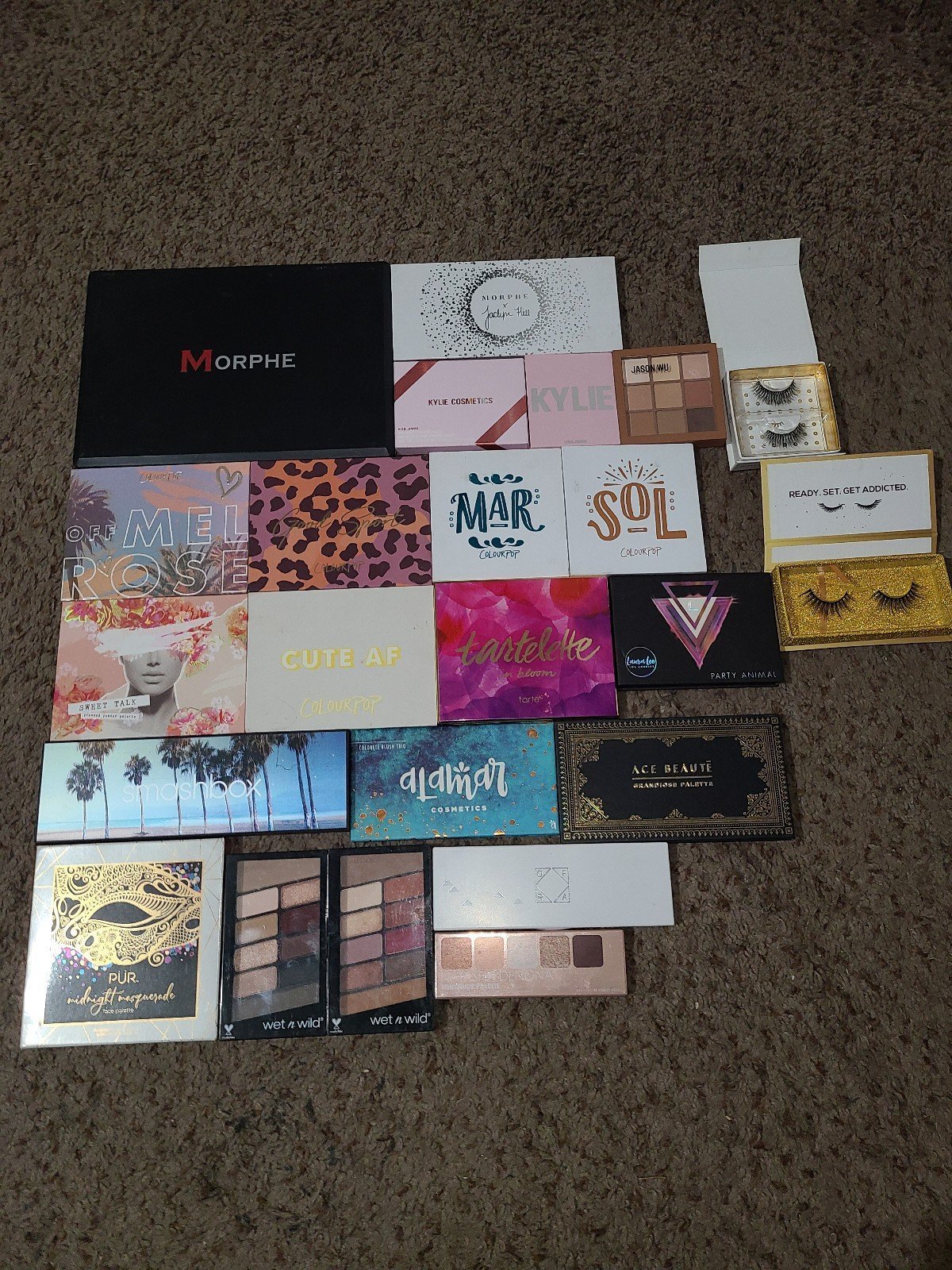 Huge Eyeshadow Bundle (2 pairs of lashes)