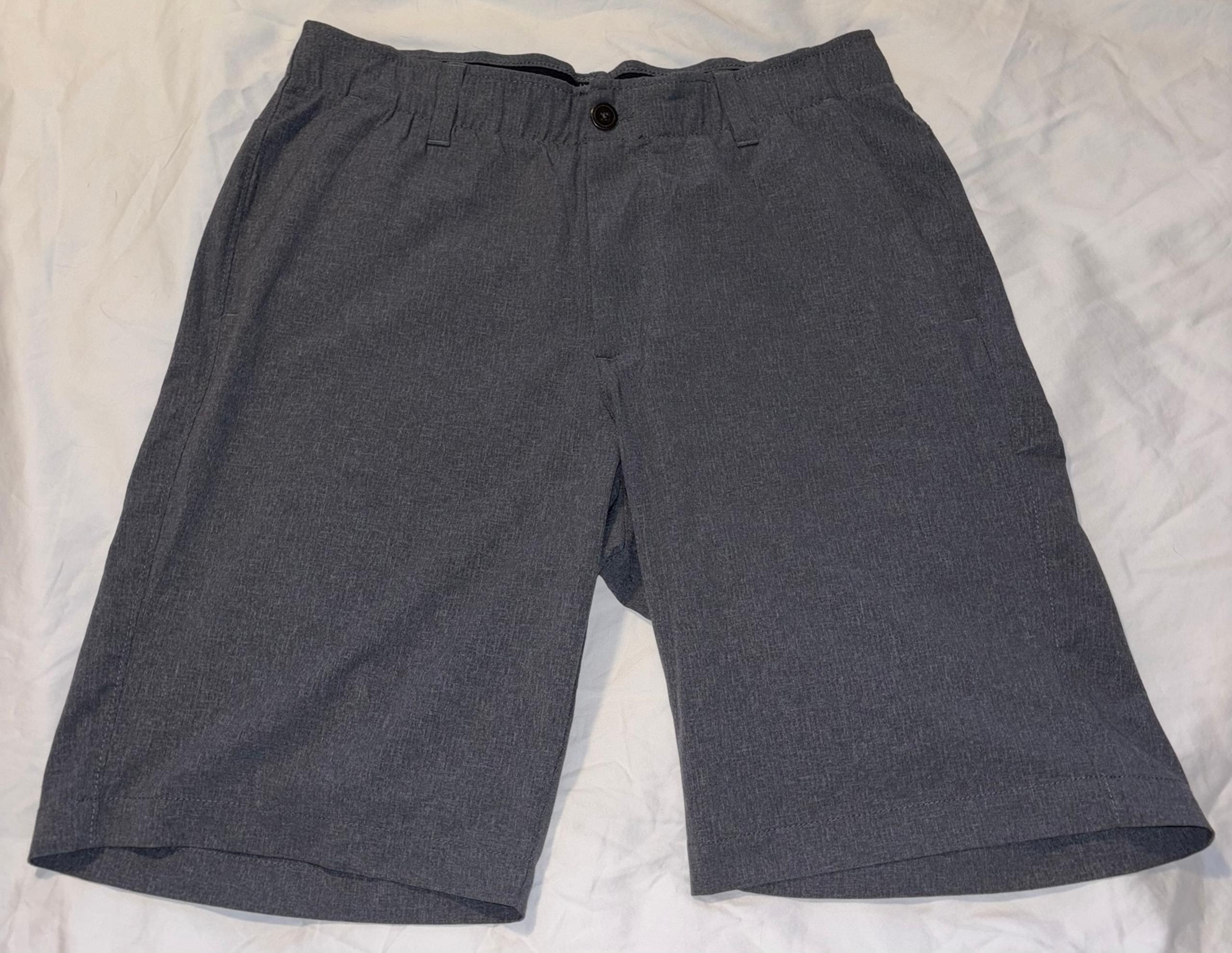 UNDER ARMOUR HEATGEAR MEN’S SIZE 34 WITH ELASTIC IN WAISTBAND CASUAL SHORTS