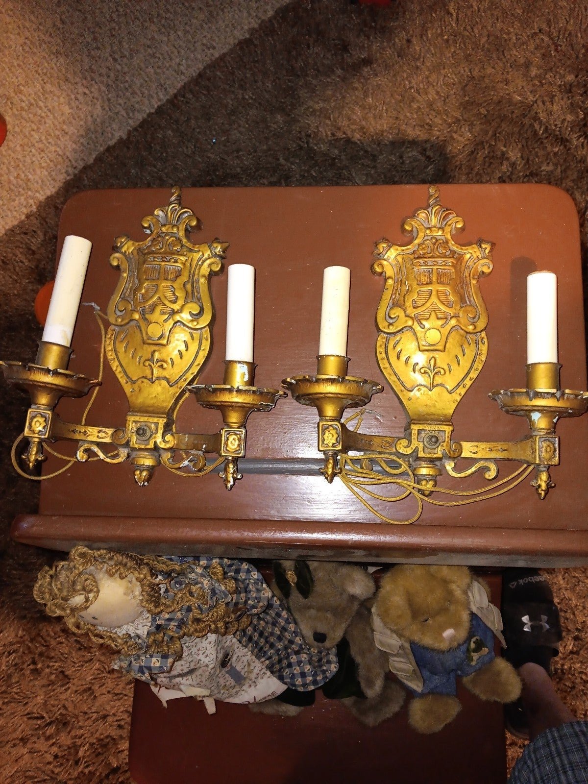 Antique scones wall hanging lights made of bronze.