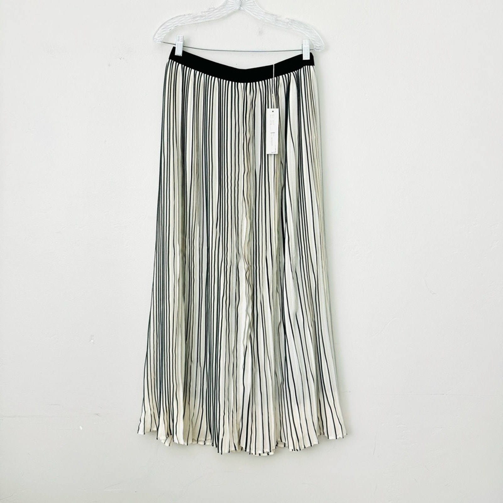 Zero Degrees ivory & Black Pleated Maxi Skirt size medium