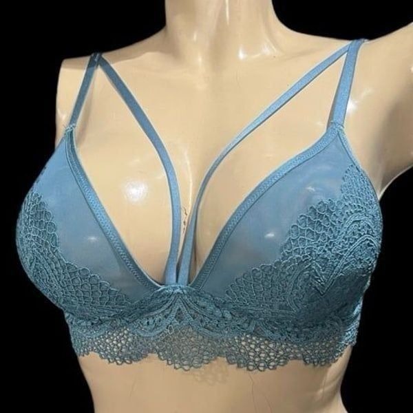 Victoria’s Secret Discontinued Crochet Lace Strappy Front bralette bra teal L