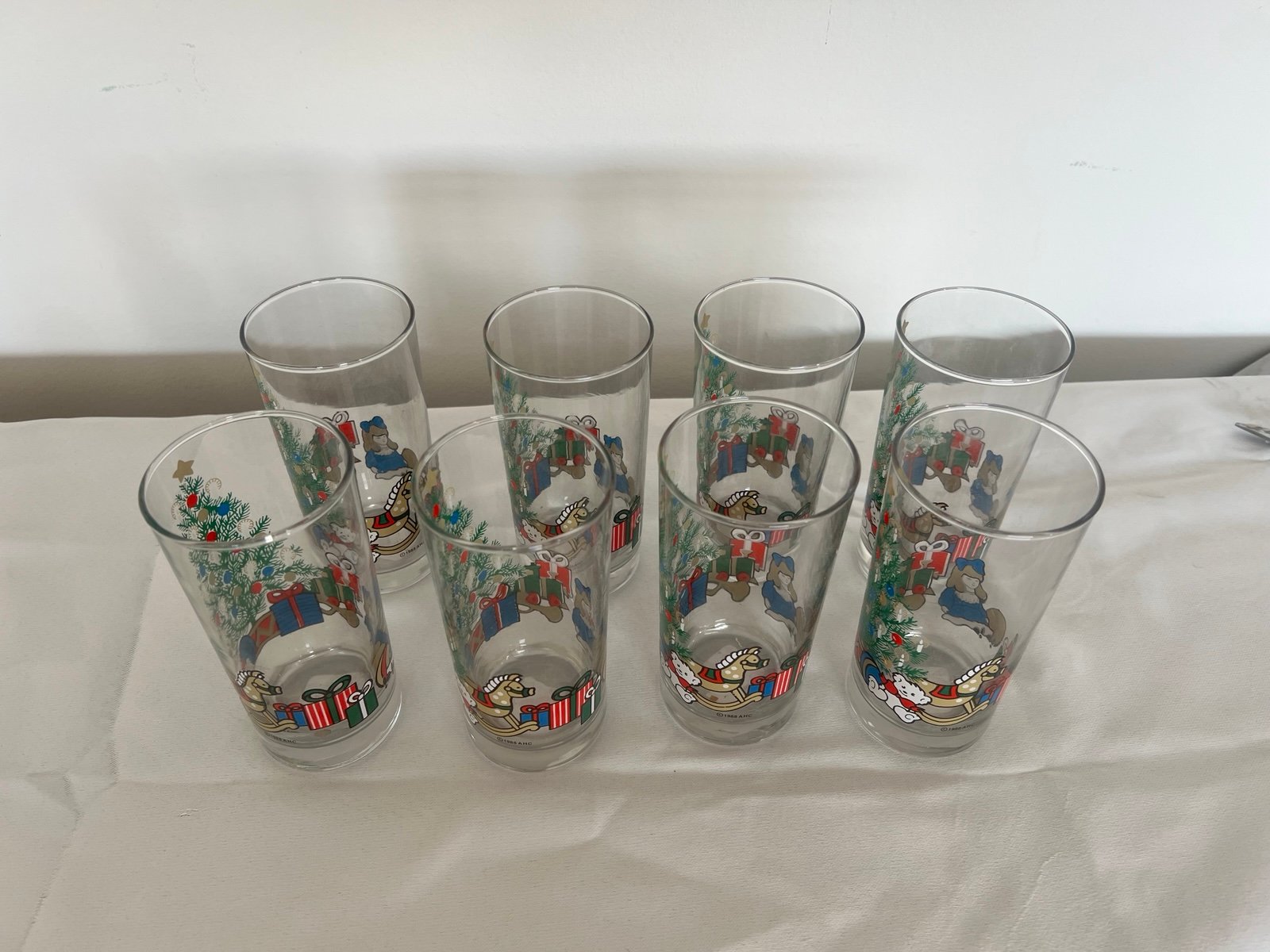Vintage 1980’s Anchor Hocking Christmas glasses Tumblers~Complete Set of 8