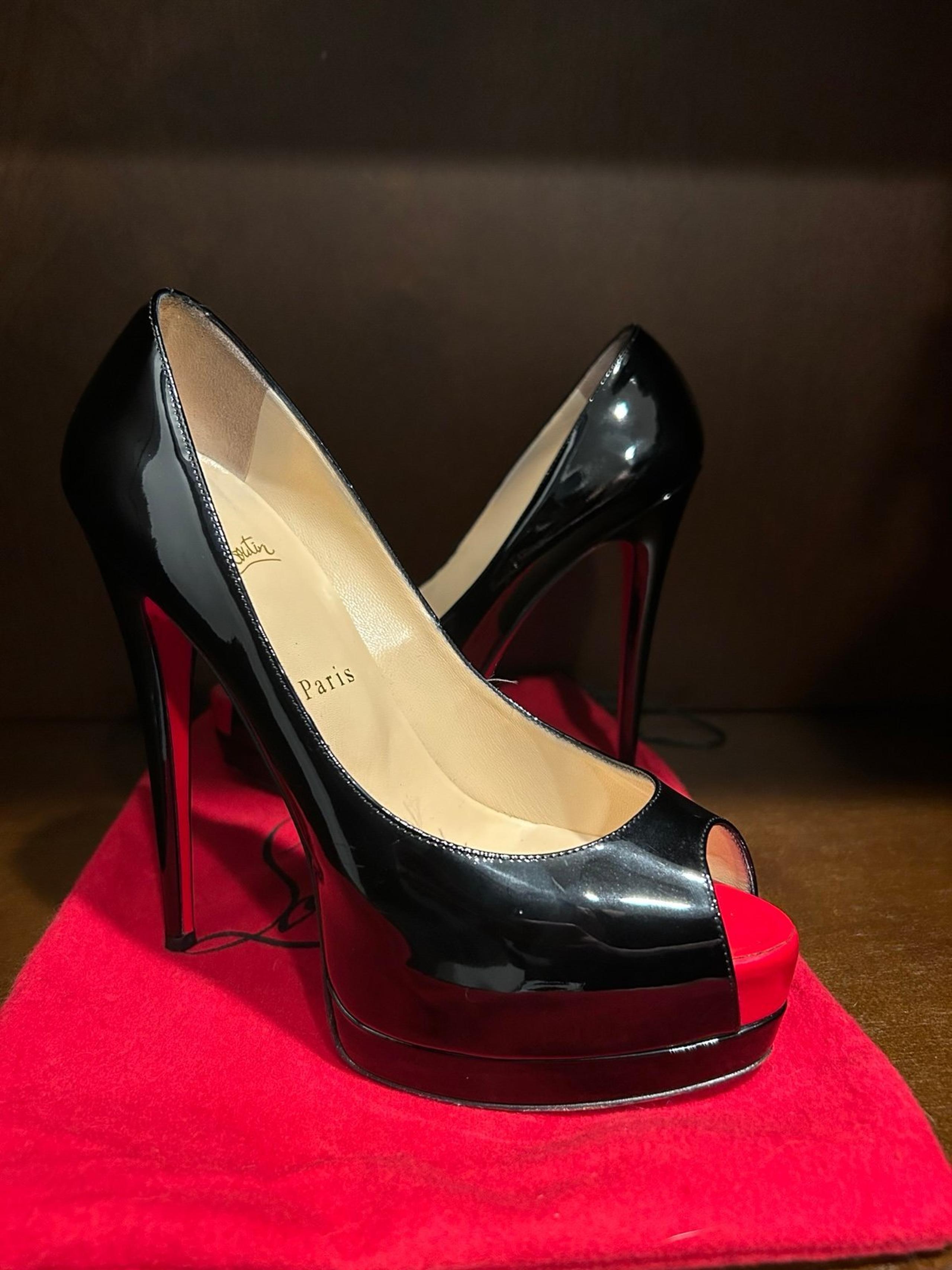 CHRISTIAN LOUBOUTIN Palais Royal Patent Leather Red Bottoms Rare & Discontinued