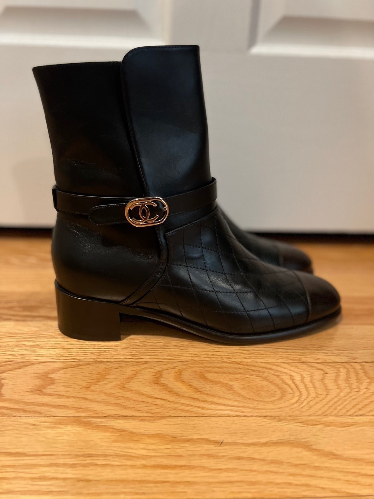 CHANEL BLACK G32231 QUILTED LEATHER BROWN CC LOGO SHORT BOOTS SIZE 41