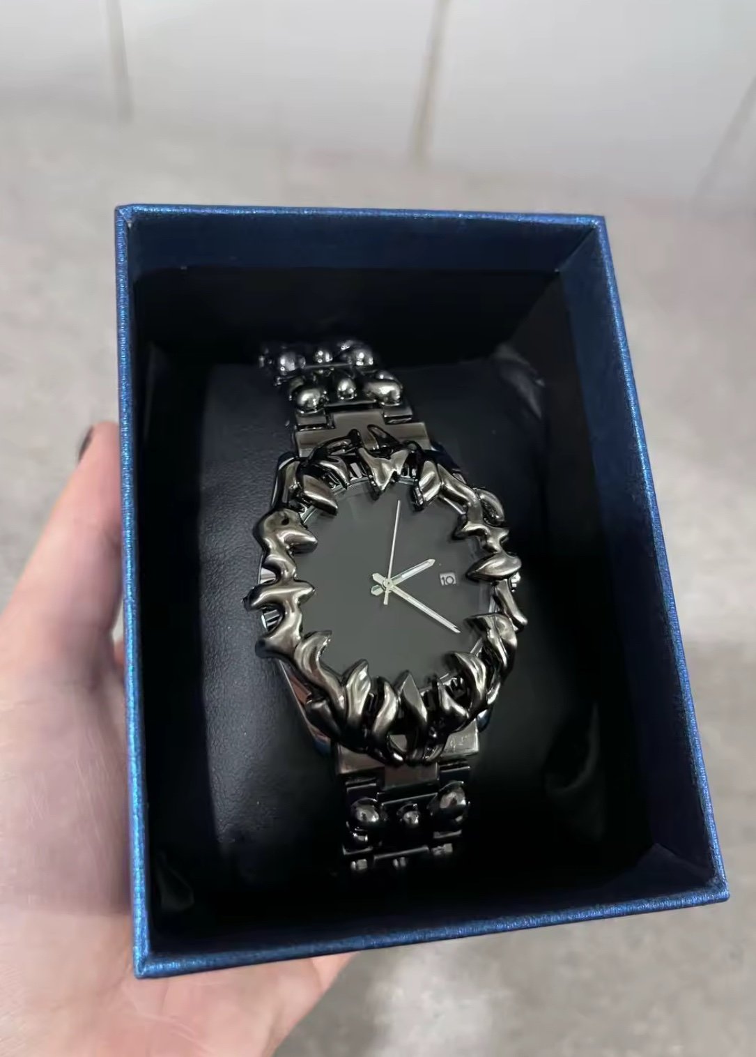 Men’s black watch