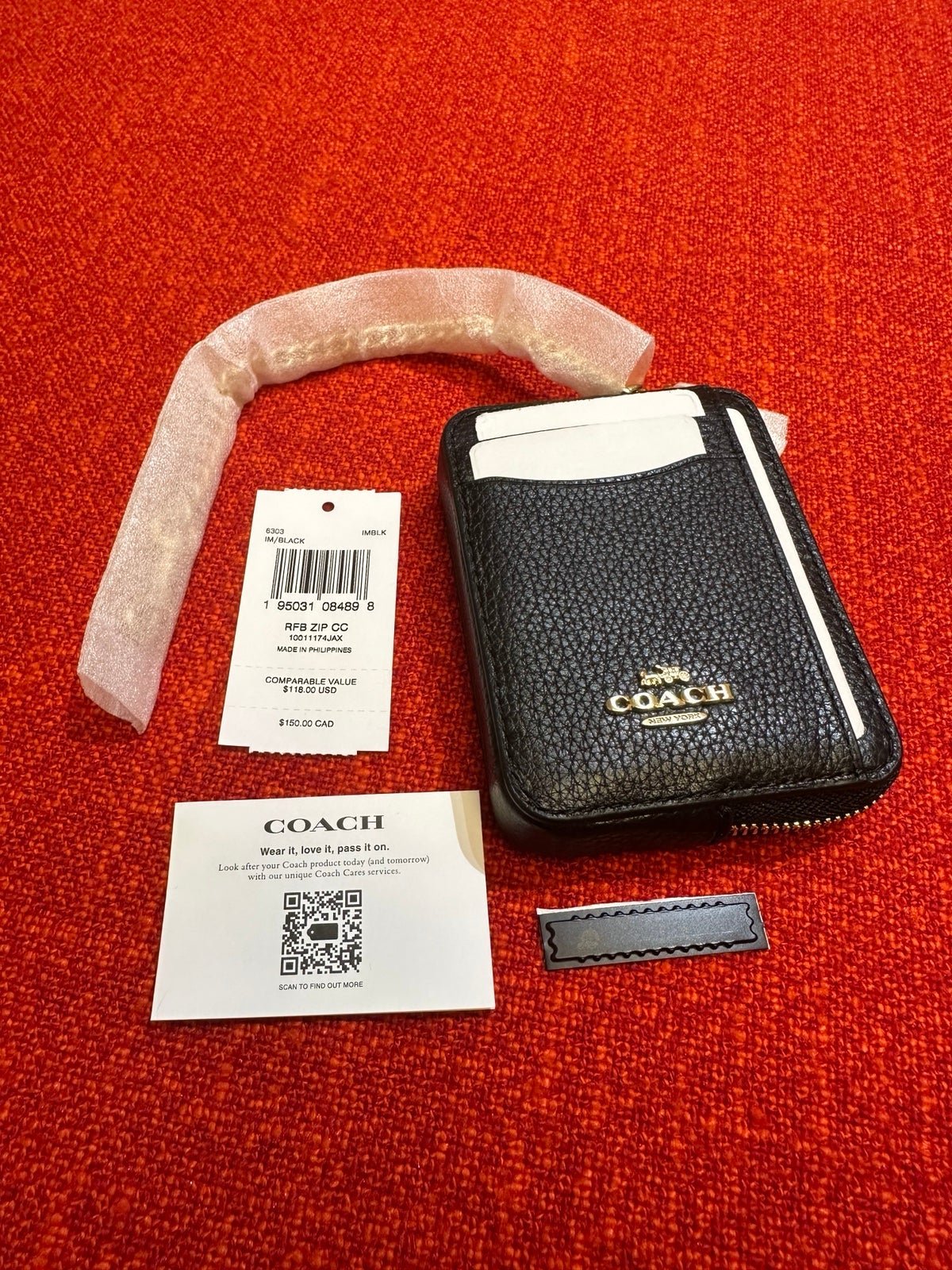 NWT Coach zip card case/wallet /gold hardware