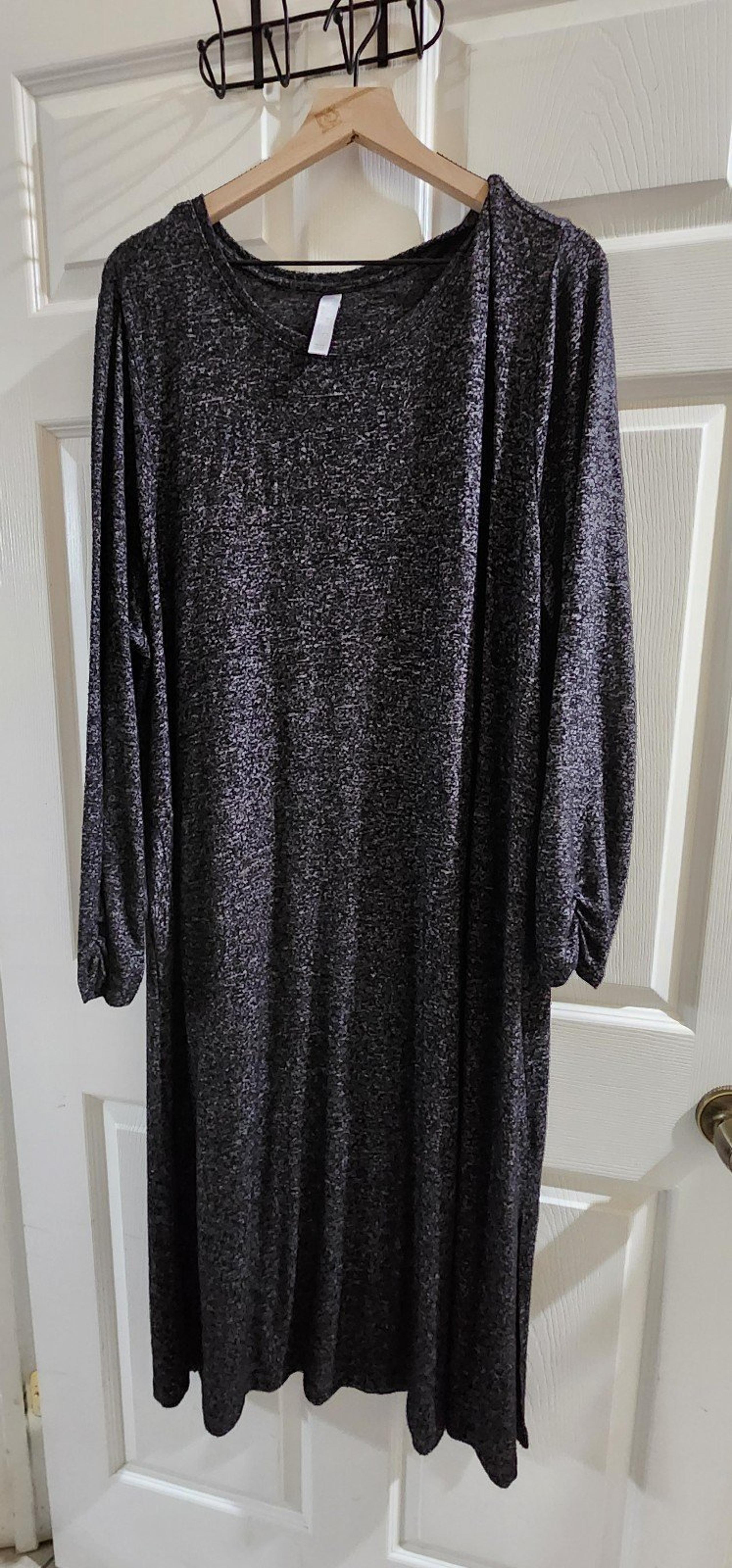 Sleep by Cacique 18/20 Plus Size gray long knit shirt gown with pocket