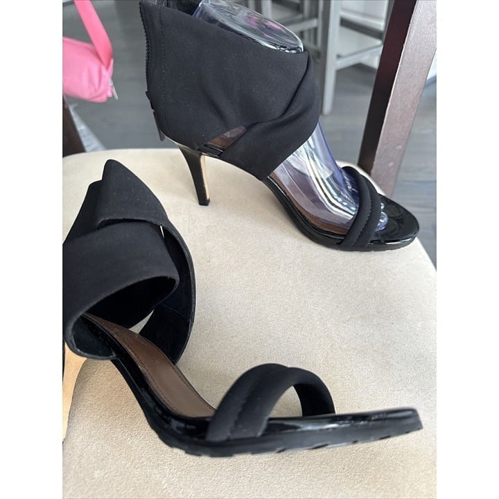 Donald Pliner Tilly Black Sandal Heels Fabric Zip Sz 6.5 Leather Sole
