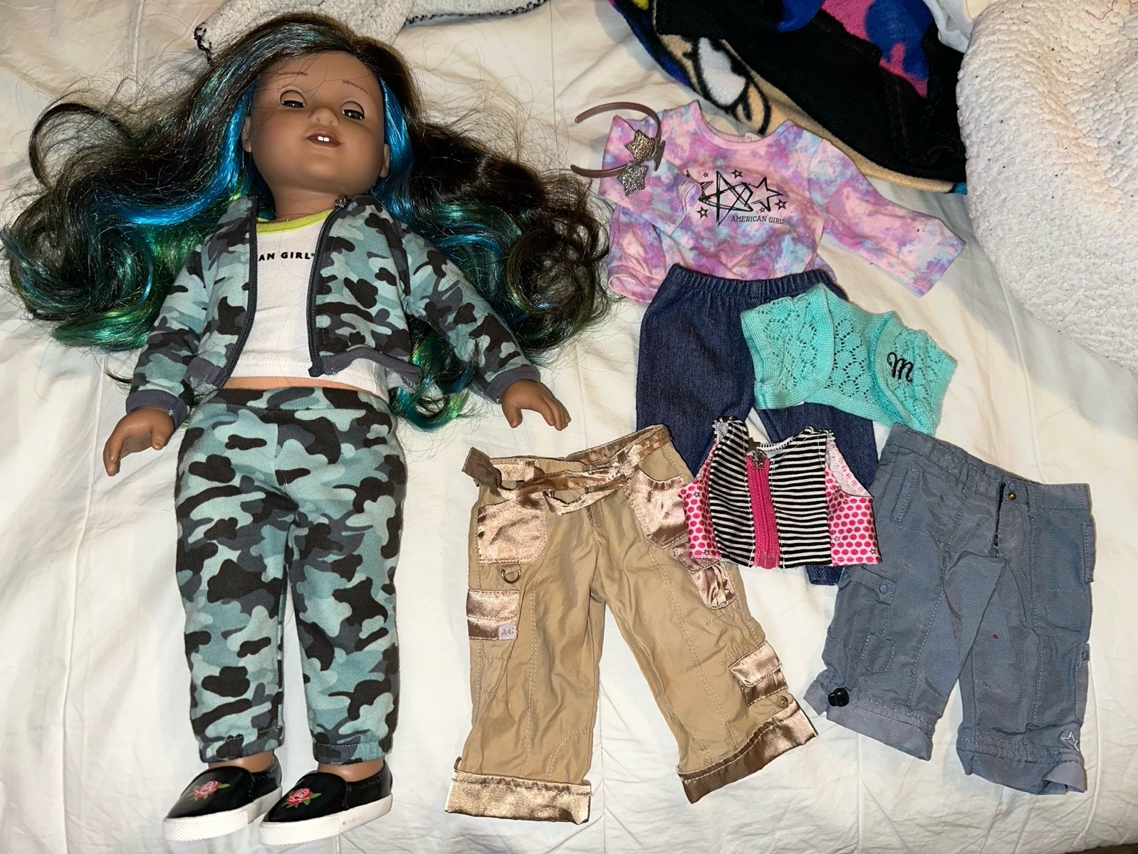 American girl doll added a ag book and clothes