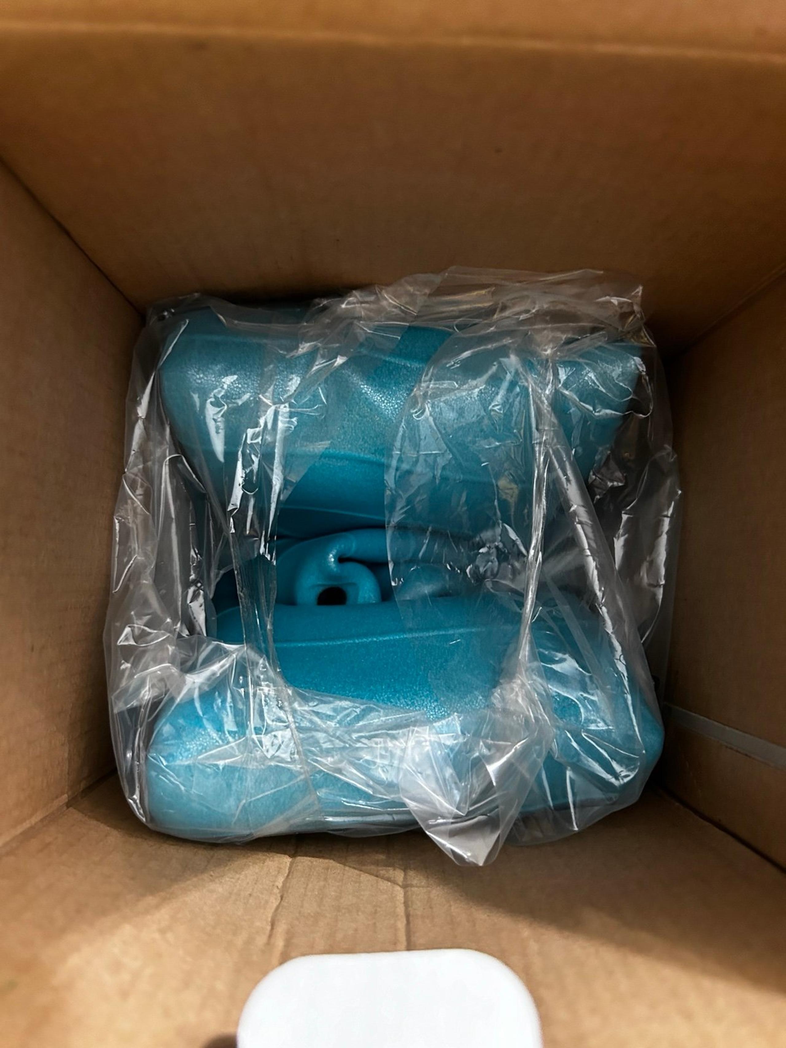 Trideer brand exercise ball/pregnancy ball in Teal with pump