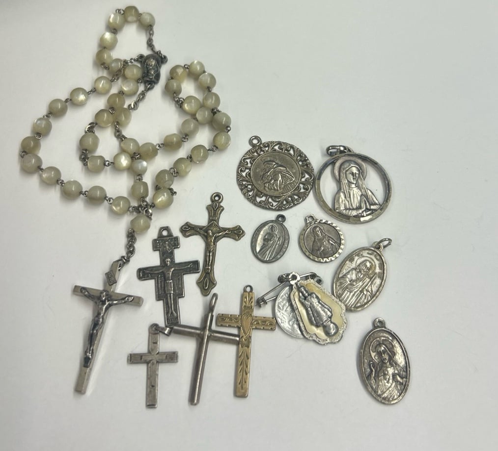 Bundle vintage assorted saints religious faith pendant a charms jewelry lot lots