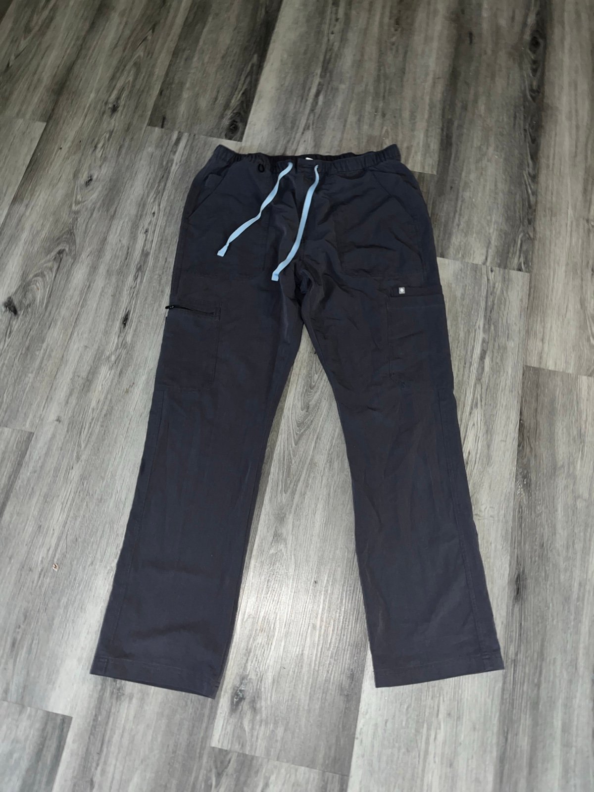 Men’s Grey Figs Scrub Pants size XL