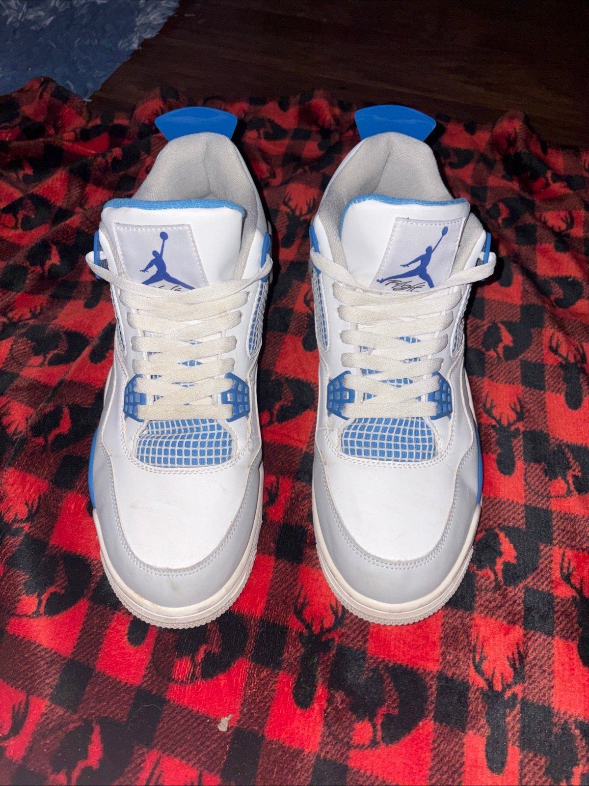 Air Jordan 4's military blue 2012