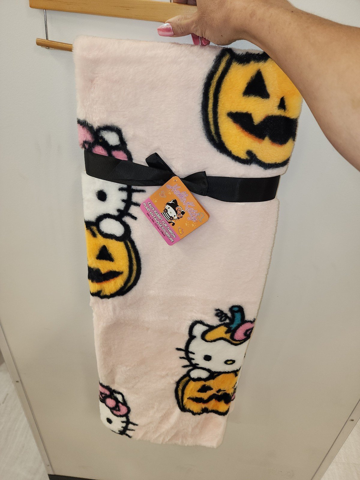 NEW 2024 Hello Kitty blanket halloween