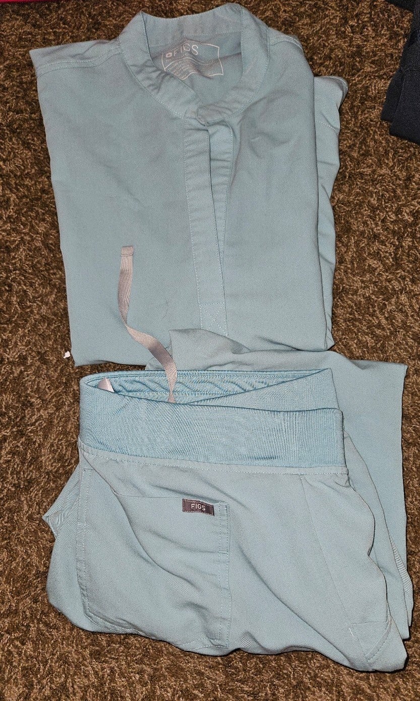 figs scrubs set