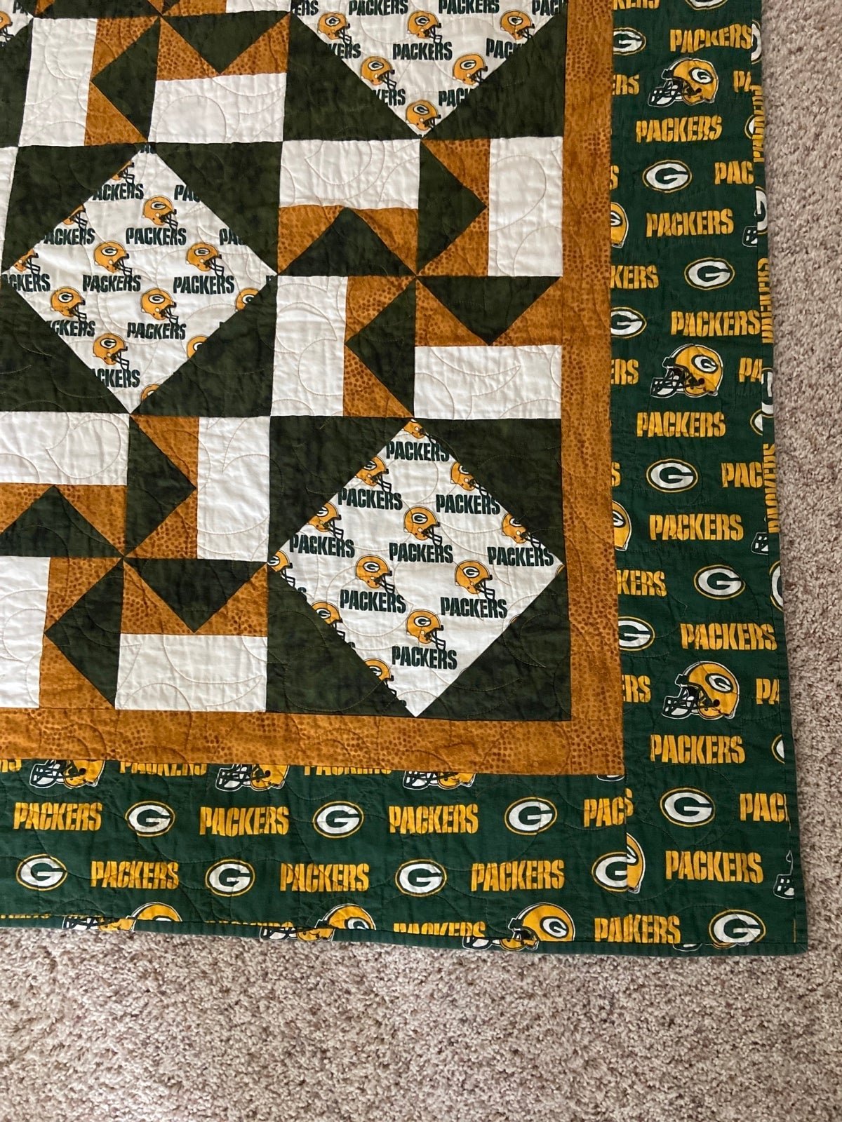 Green Bay Packer Football (NFL) Handmade Machine-Stitched Cotton Quilt