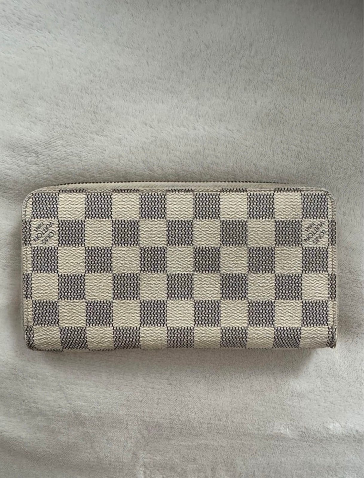 Louis Vuitton Zippy Wallet