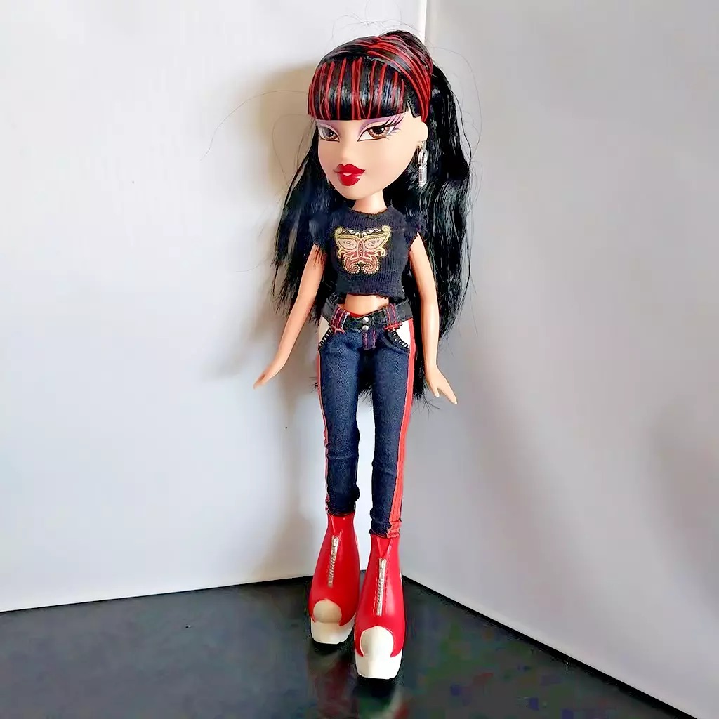 Bratz Tiana Restyled Fashion Red Lips Earrings 10 Marked 2001 MGA