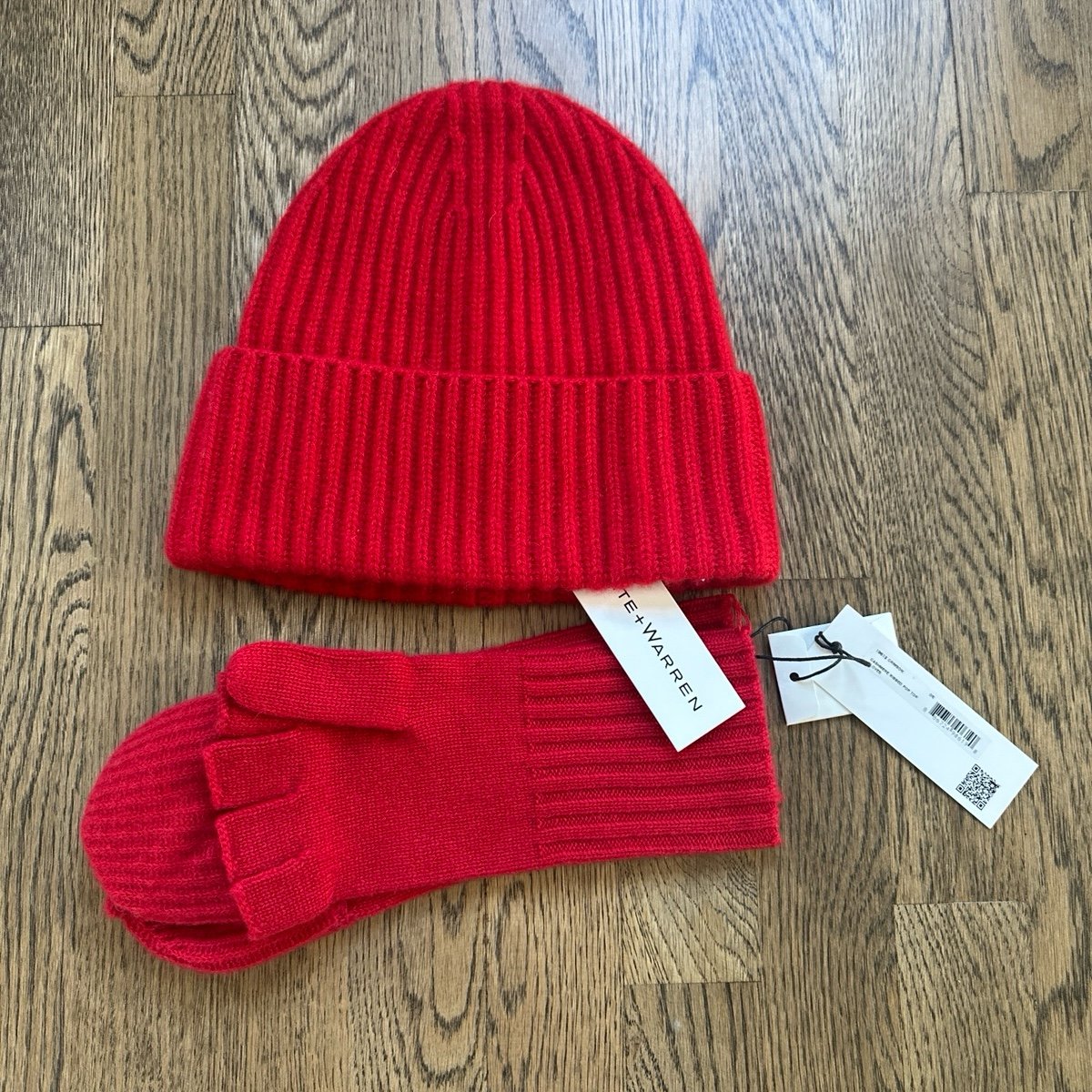 NWT White + Warren 100% Cashmere Lux ribbed Beanie and pop top glove