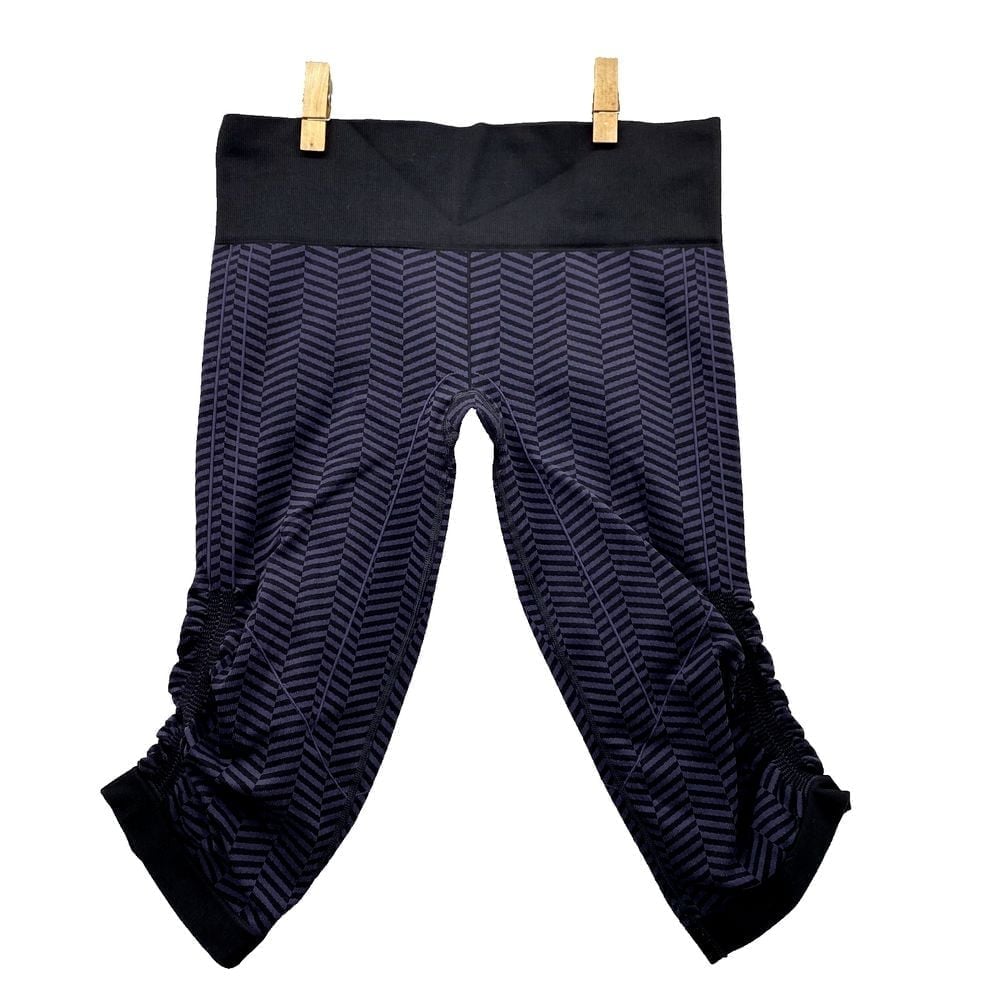 Lululemon Leggings 2 Womens Purple Chevron Ruched Capri Cropped Sportswear Boho
