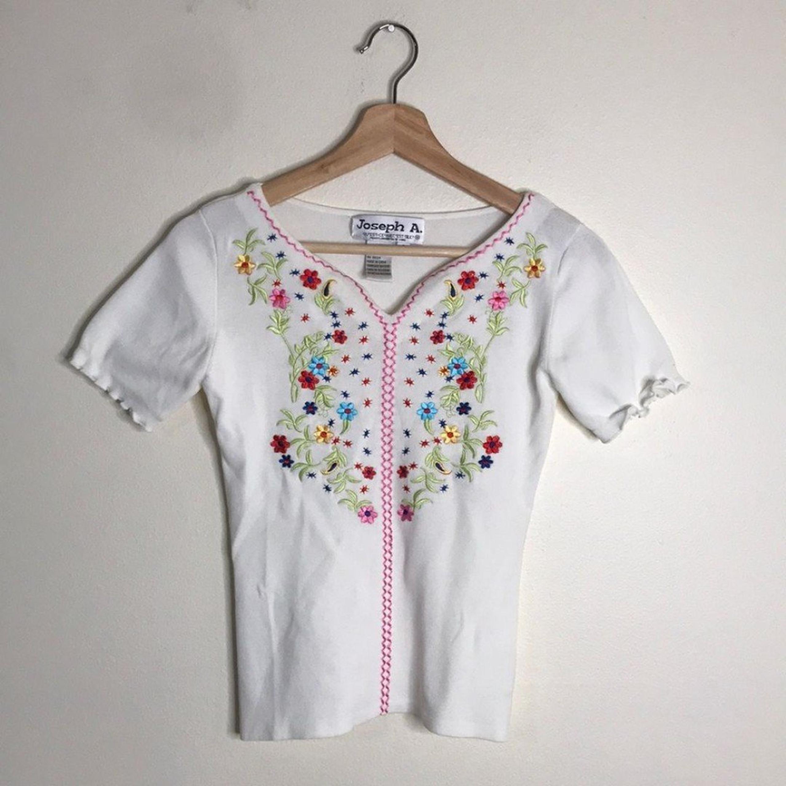 Joseph A vintage ladies colorful floral embroidered knit top size small