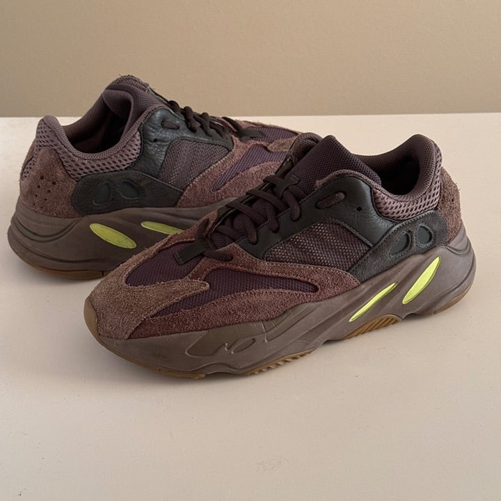 Yeezy Boost 700 Mauve EE9614 Men's Shoes Multicolor size Men’s 9