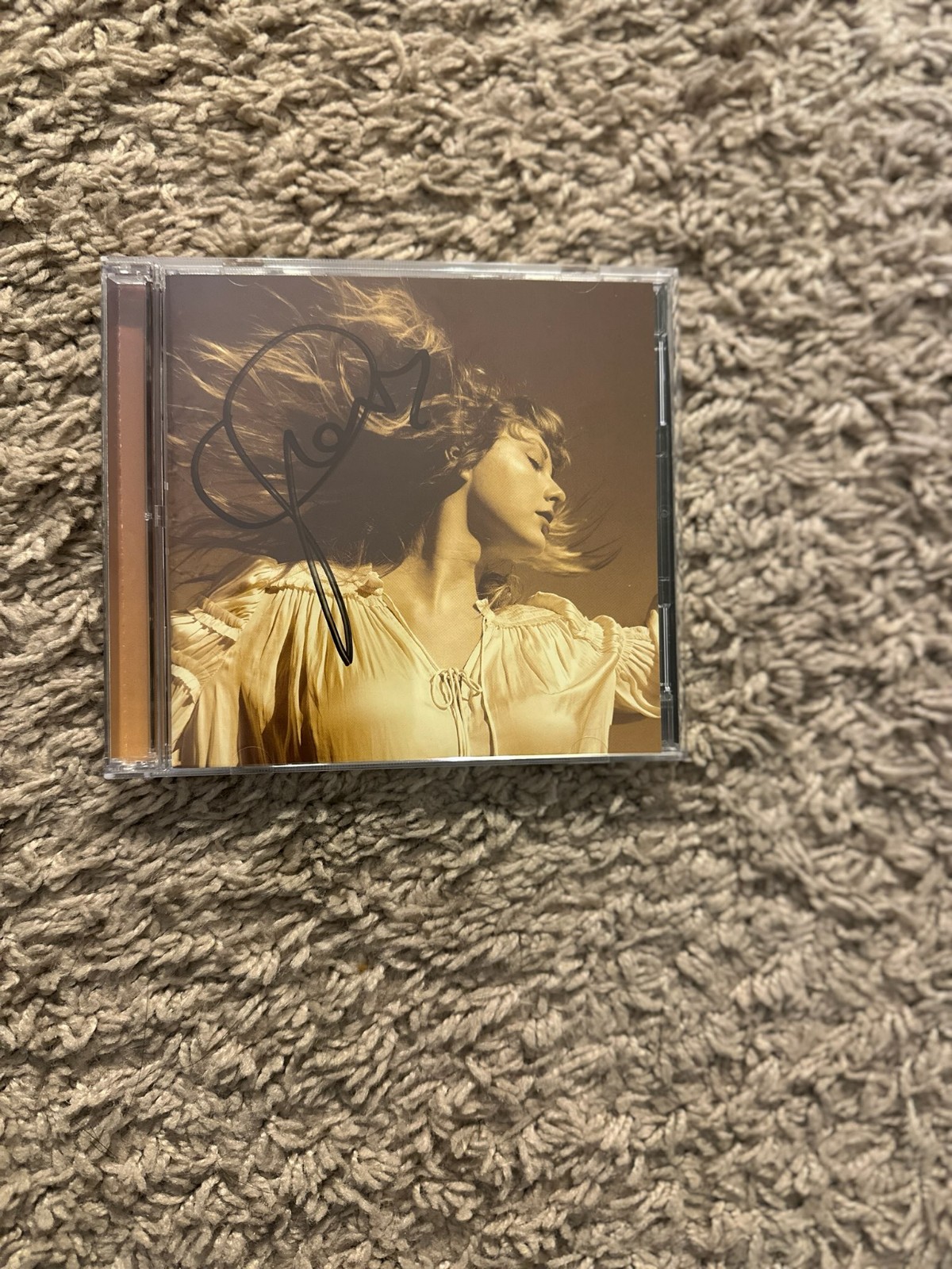 Taylor Swift Signed Fearless Booklet Taylor's Version TV with Heart