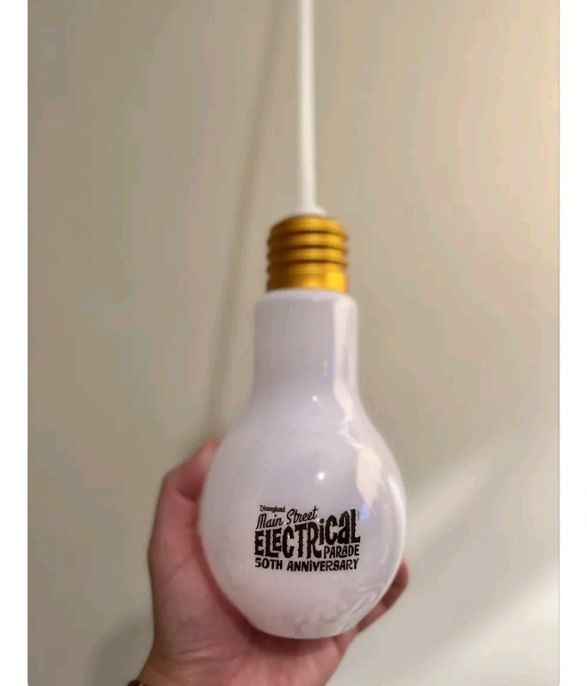 NEW Disneyland Main Street Electrical Parade 50th Light Up Lightbulb Sipper Cup