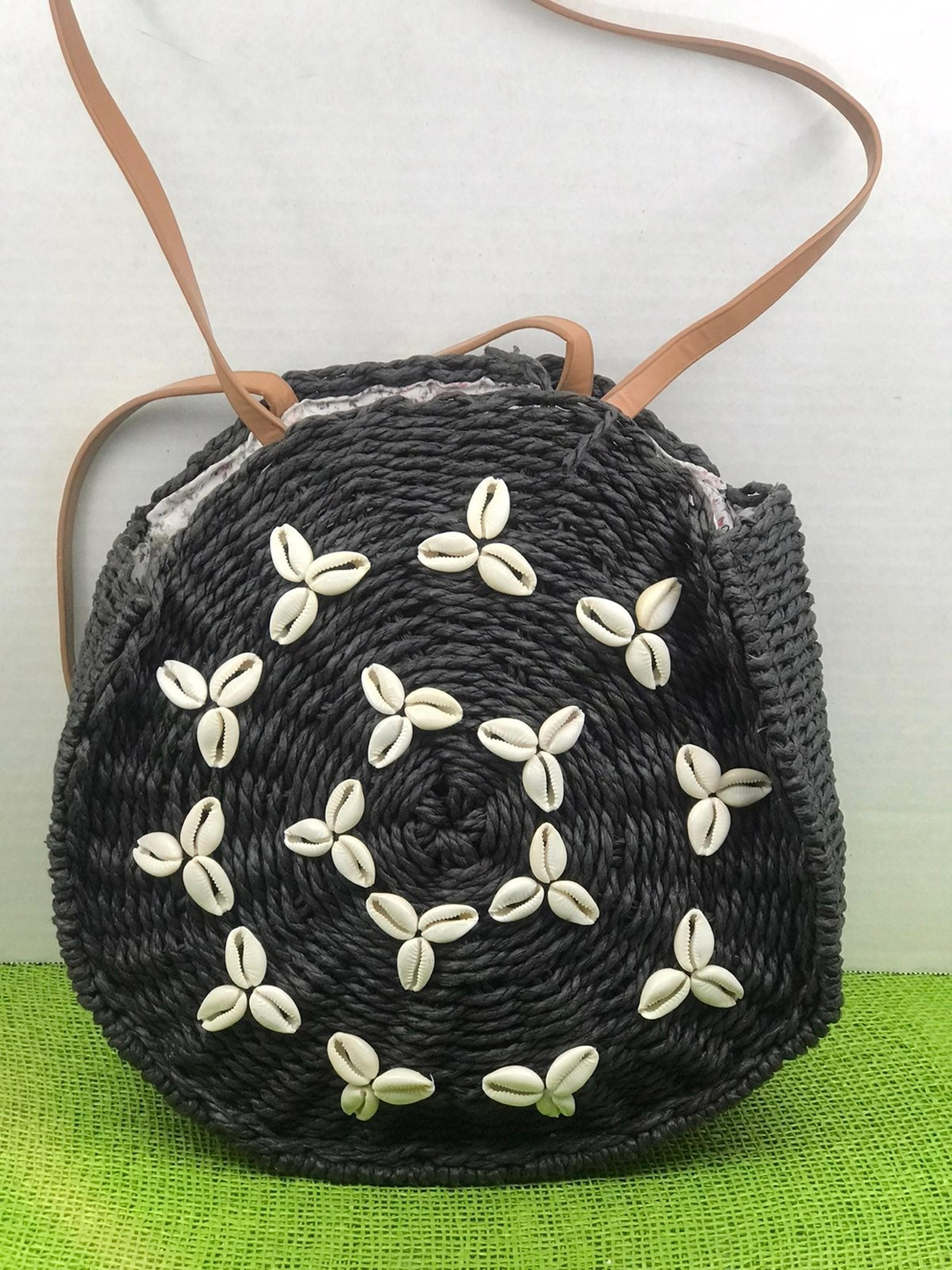Like Dreams African Cowrie Shells Straw Shoulder Leather Strap Bag