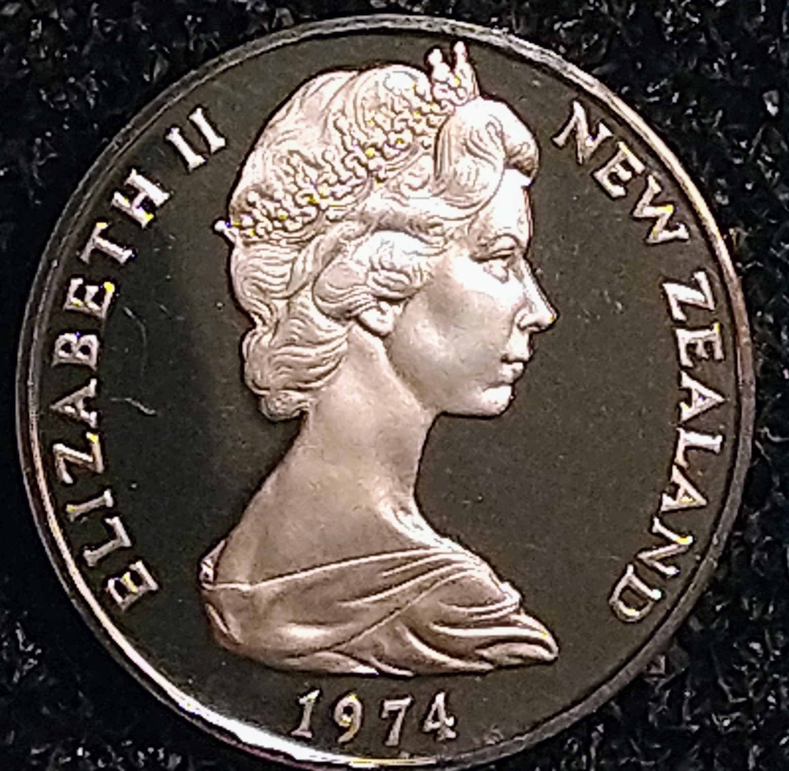 Beautiful 1974 One Dollar New Zealand Queen Elizabeth II Proof Beauty Genuine