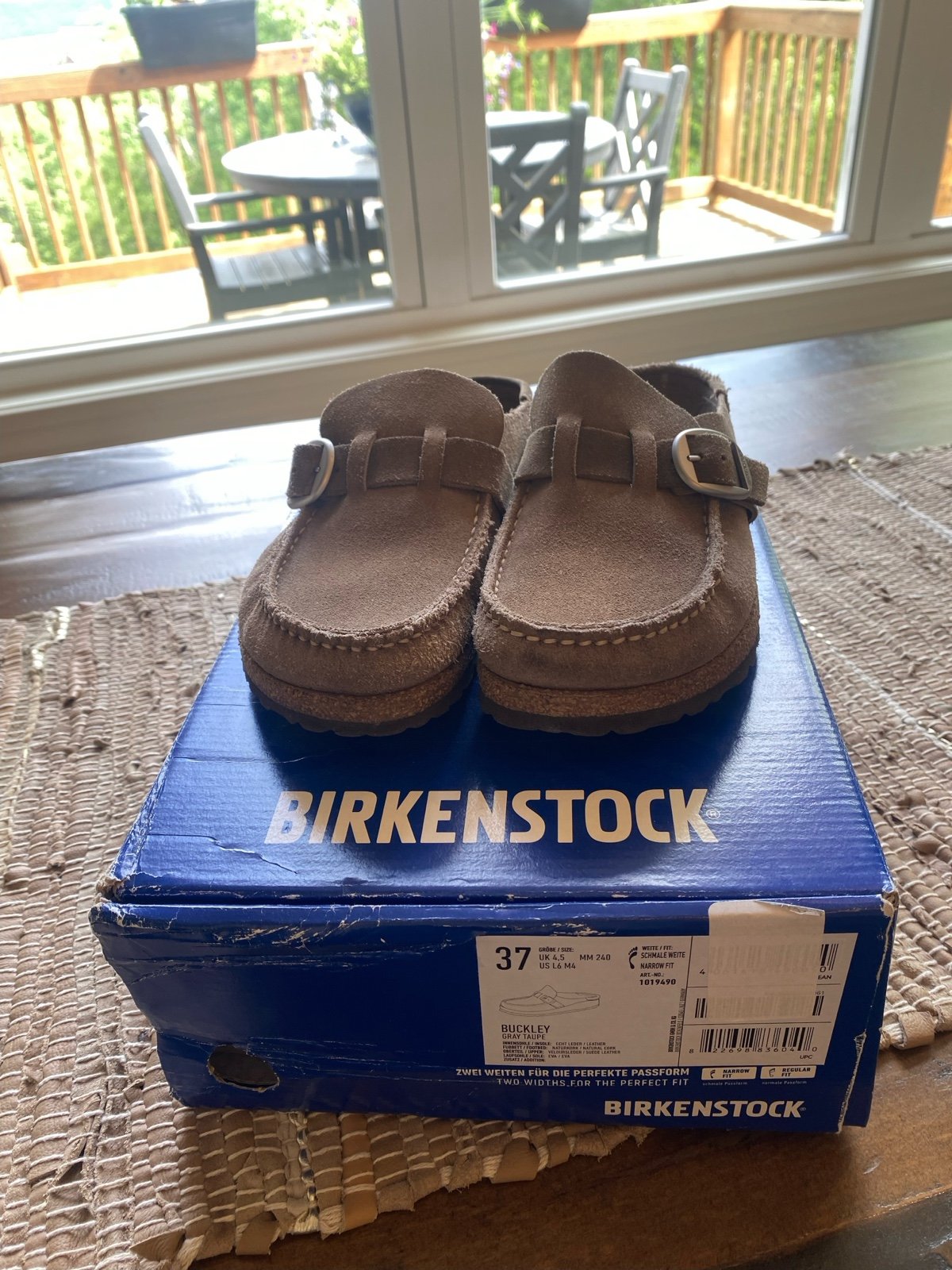Birkenstock Buckley size 6 (37) Great condition!