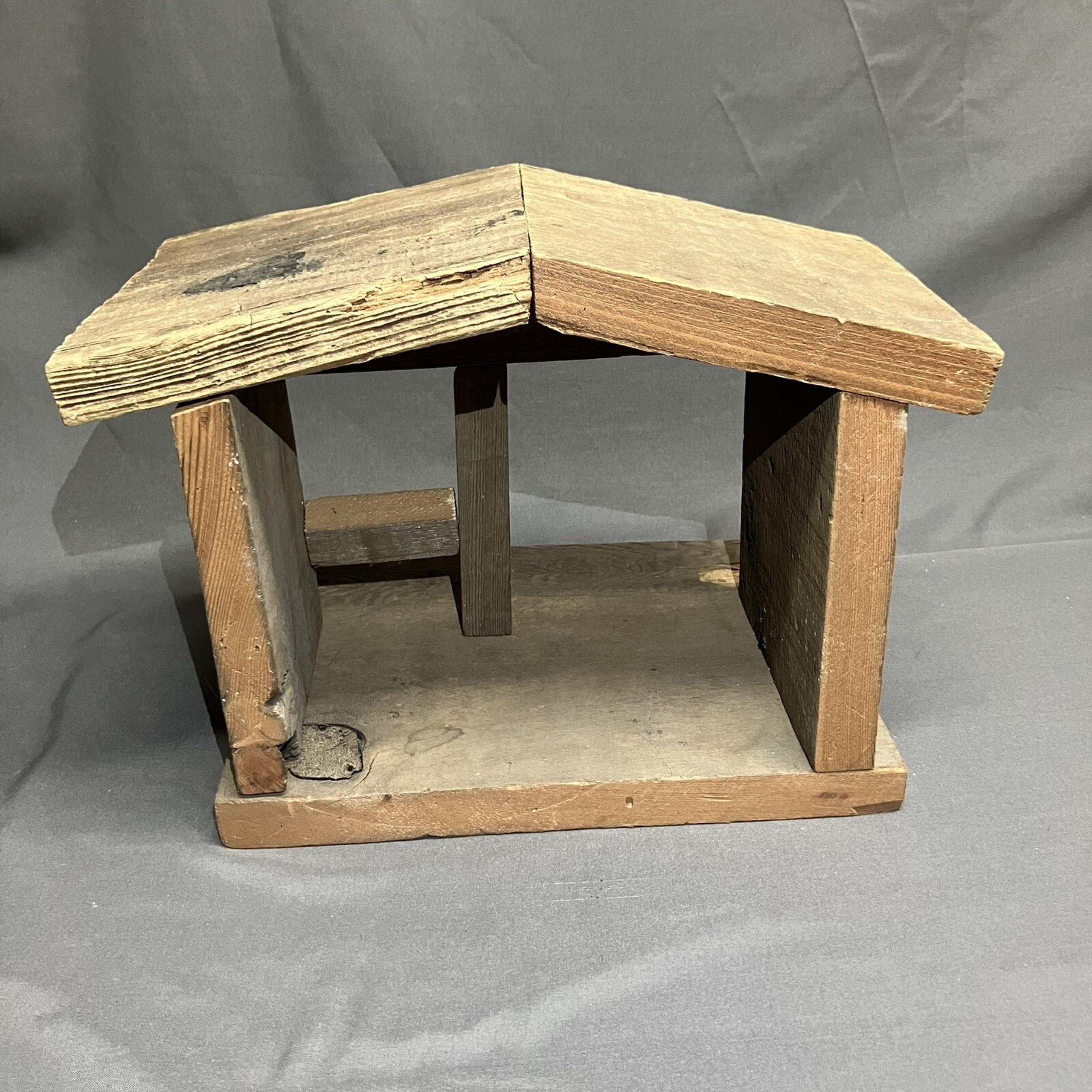 Vintage Manger Stable / Wooden Reclaimed Rustic / Christmas Nativity Creche FLAW