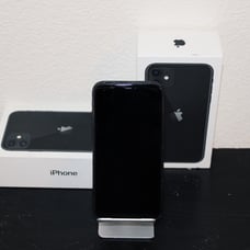 Apple iPhone 11 - 64GB - Black (Unlocked)