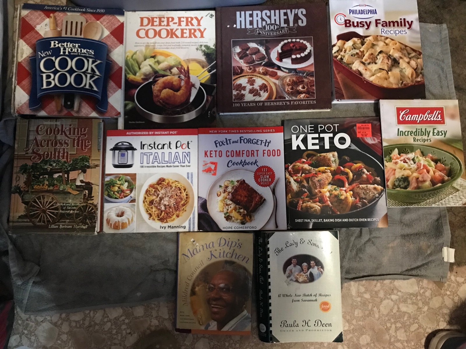 Lot of 11 Varieties Of Cookbooks Some Vintage