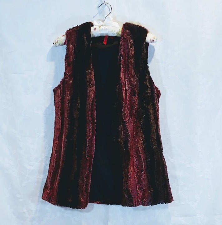 5/48 | Striped Faux Fur Vest | XS