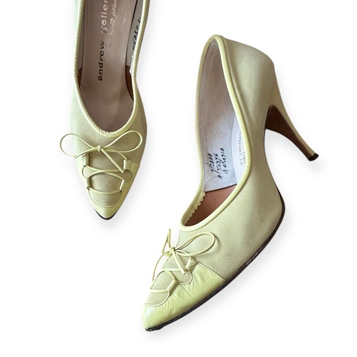 Andrew Geller Yellow pumps. Soft Pointed Toe, Size 7 1/2 AAA Narrow, Vintage