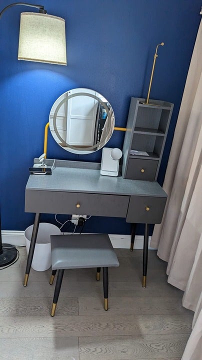 NEW Modern Bedroom Makeup Table and Cushioned Stool Set