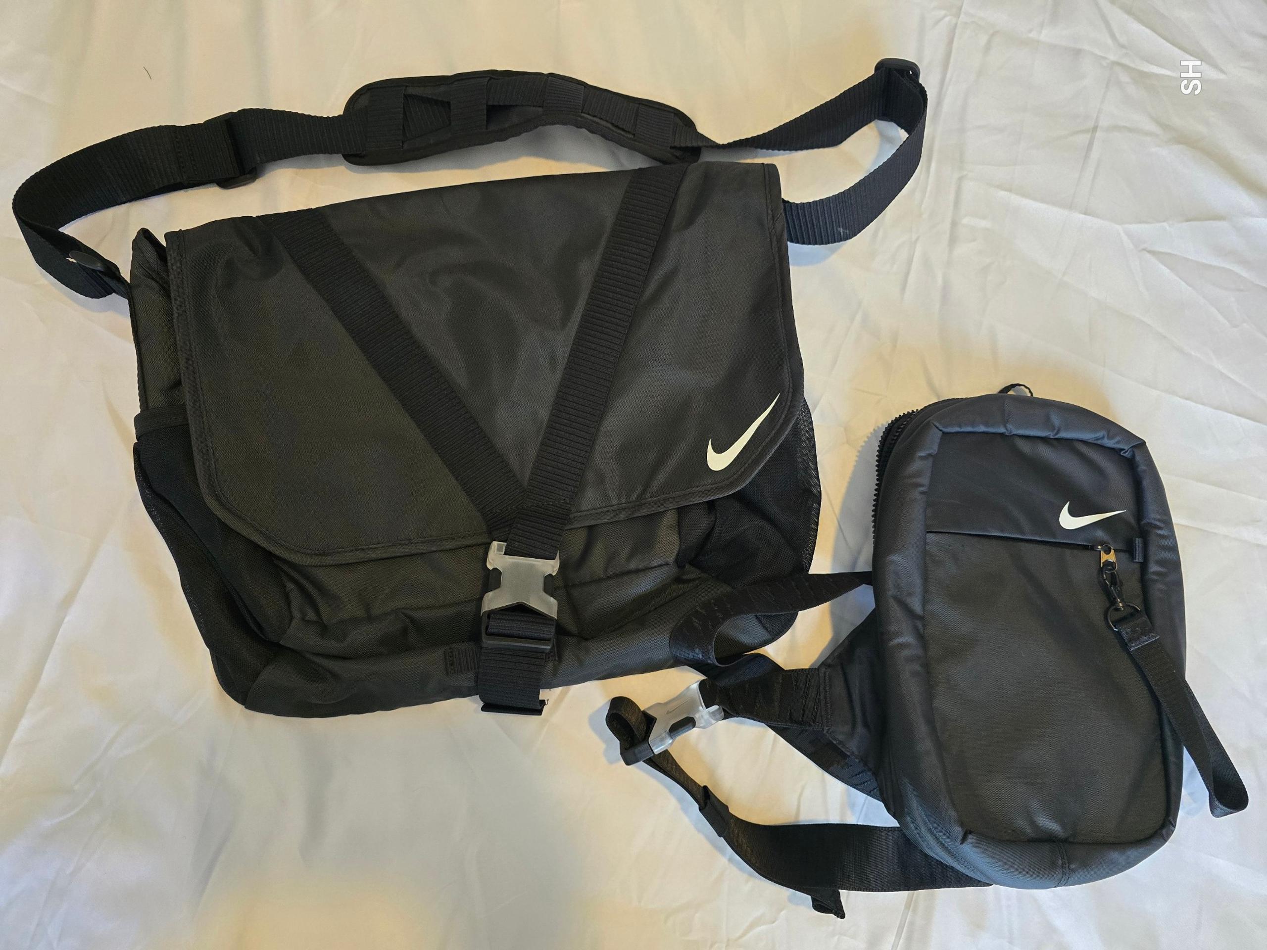 Nike Messenger Bag & Crossbody Set