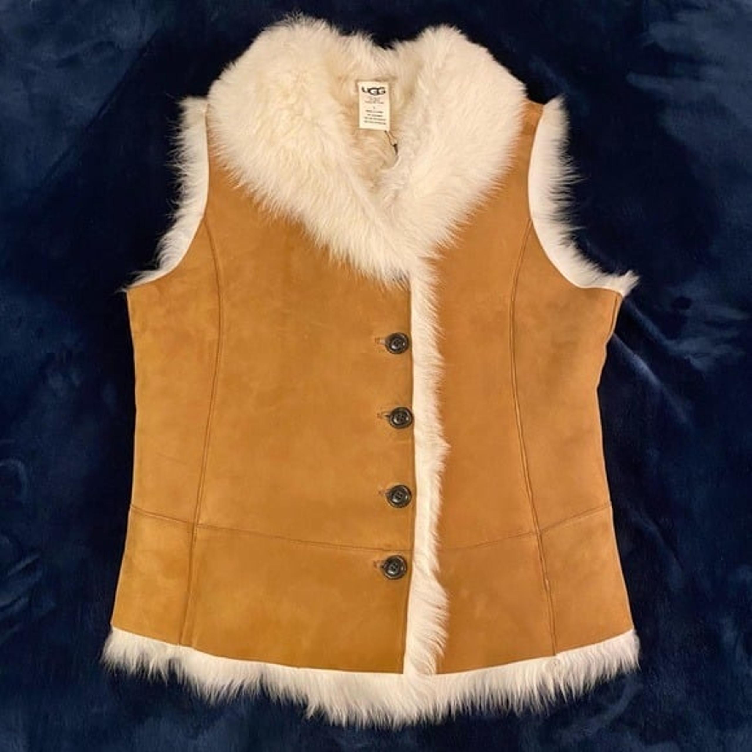 New UGG Renee Toscana Sheepskin Shearling Suede Fur Reversible Vest Chestnut