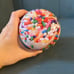 New DW Home ~ Vanilla Cupcake Scented Candle 12.9 oz - Vanilla Bean - Nutmeg
