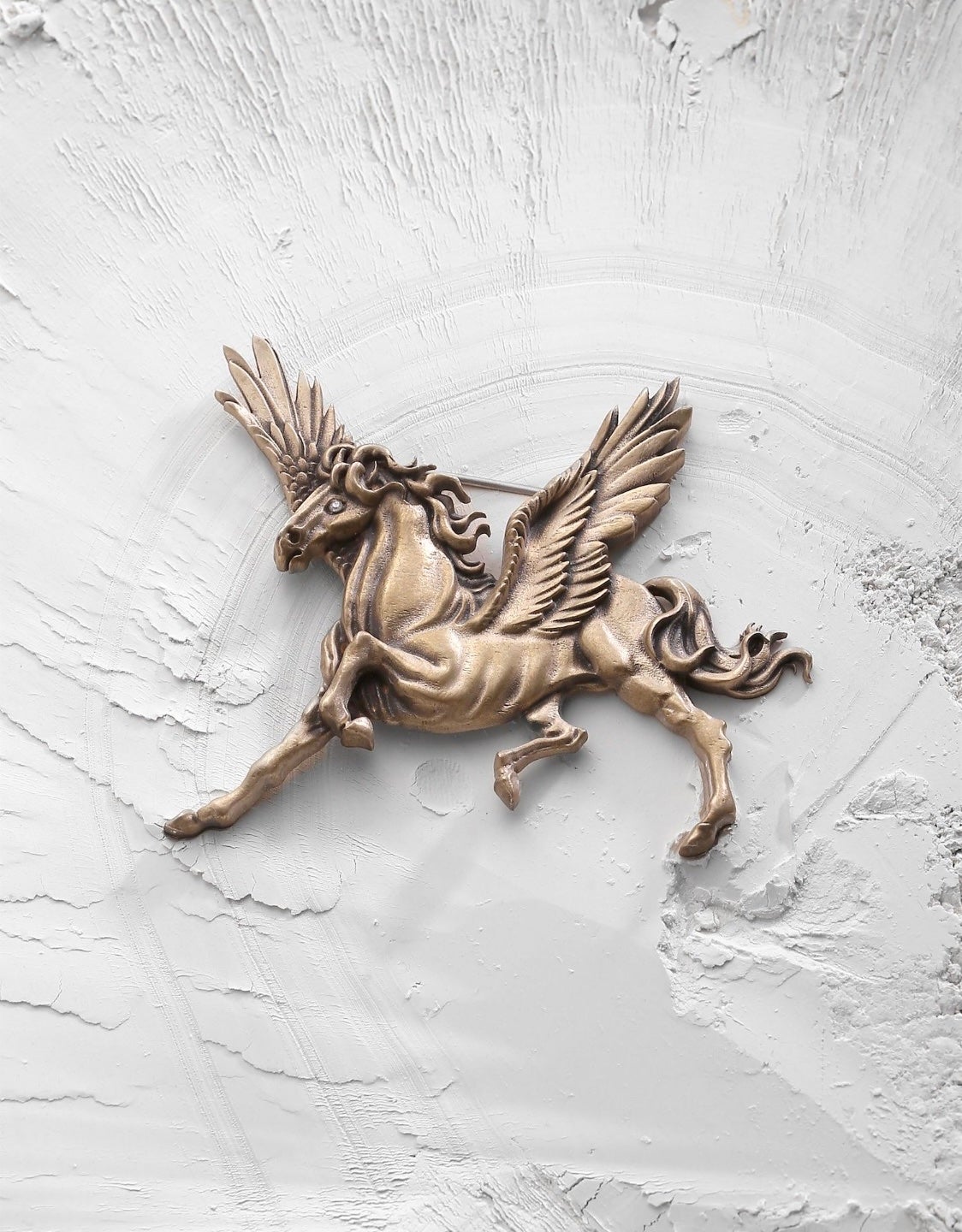 Pegasus Lapel pin with matching cufflinks in custom box - brand new with tags