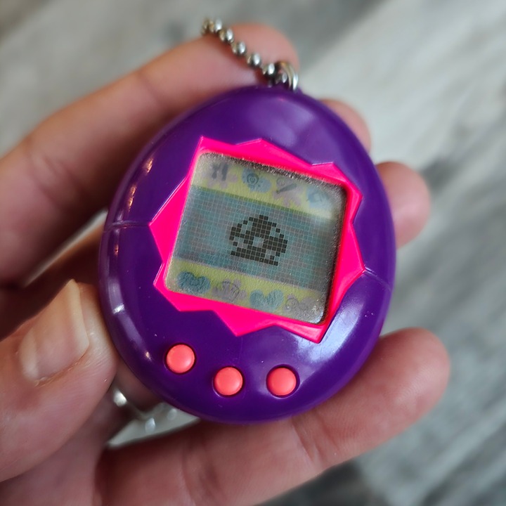 Tamagotchi Purple Original 1997 Bandai Violet Rose 1st Gen Vintage