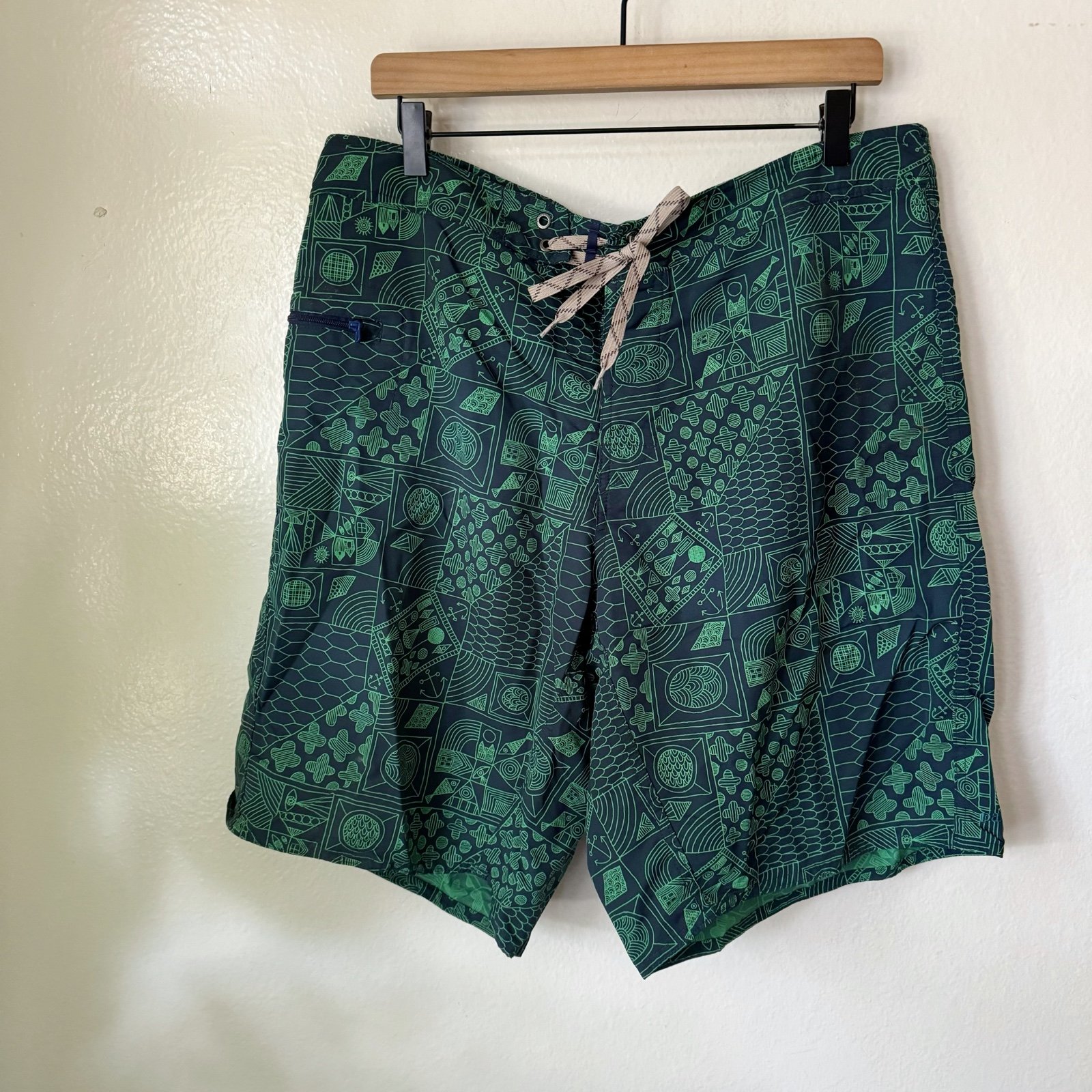 Patagonia | Wavefarer Board Shorts
